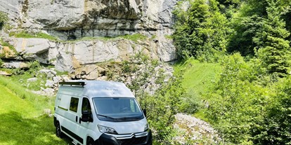 Anbieter - PLZ 6423 (Schweiz) - Alle unsere Camper stammen aus der neusten Citroen und Giottiline Modellreihe 2021. Mit einer inklusiven und umfangreichen Vollkaskoversicherung sind Sie sicher unterwegs und bleiben geschützt auf Kurs. - CHS Wohnmobil-Vermietung