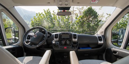 Anbieter - Fahrzeugarten: Mietfahrzeuge - Krummenau (Nesslau) - Fahrerkabine - Eschis Mobil und Freizeit