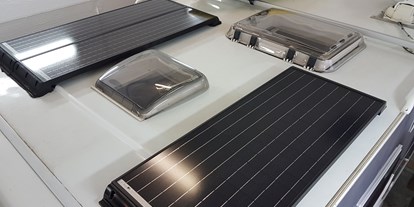 Anbieter - Camper Ausstattungen - Reutigen - Einbau einer hochwertigen Solaranlage in unserer Camping Werkstatt - Caravaning-Shop