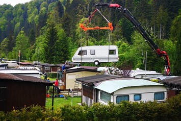 Wohnmobile: Individuelle Lösungen auf Campingplätzen.
Nichts ist unmöglich. - Allround-Express HTH